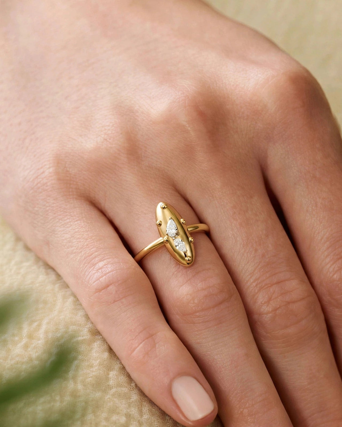 Eira Spectra Ring